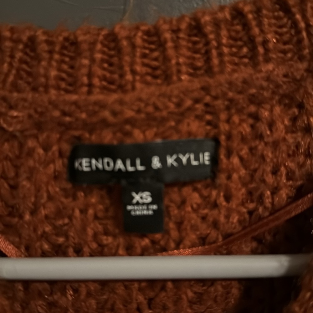 Kendal & Kylie sweater - Picture 2 of 2